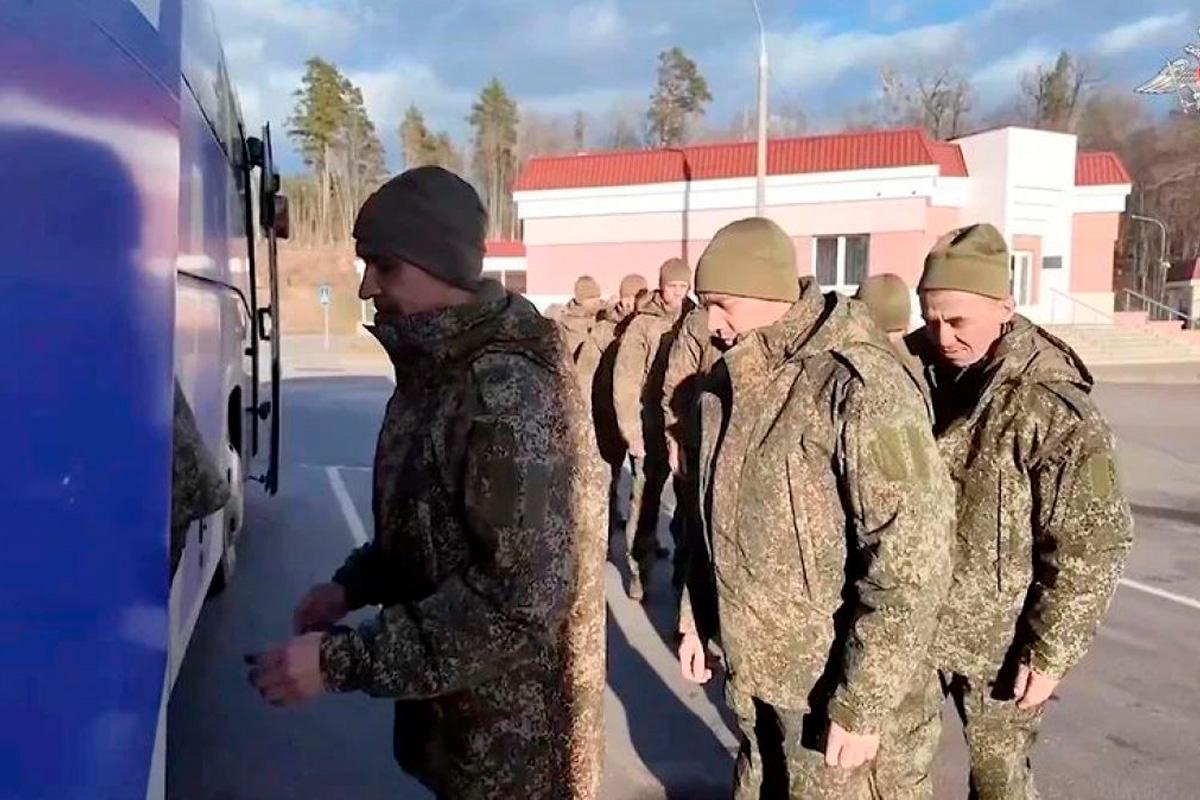 Бойцы из Суздальского и Киржачского районов вернулись домой после обмена пленными