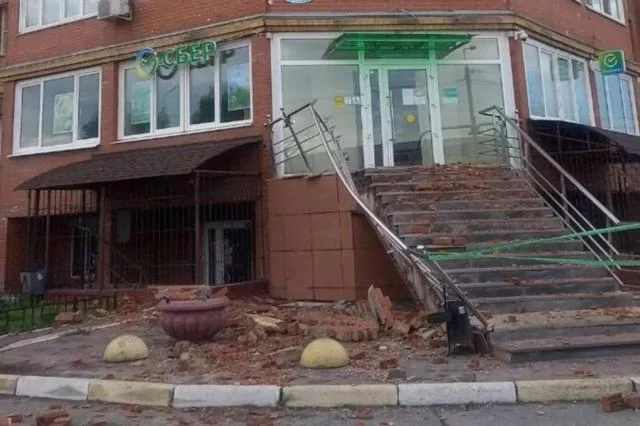 Ураган оставил без света и крыш несколько районов Новосибирской области