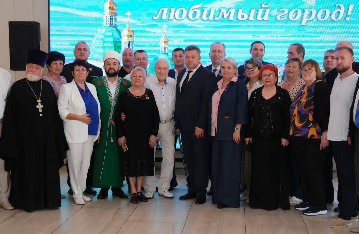 Спикер Гордумы Игорь Седов принял участие в чествовании почетных граждан и ветеранов Астрахани в рамках празднования Дня города