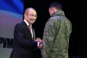 Айсен Николаев признался, почему побрился налысо