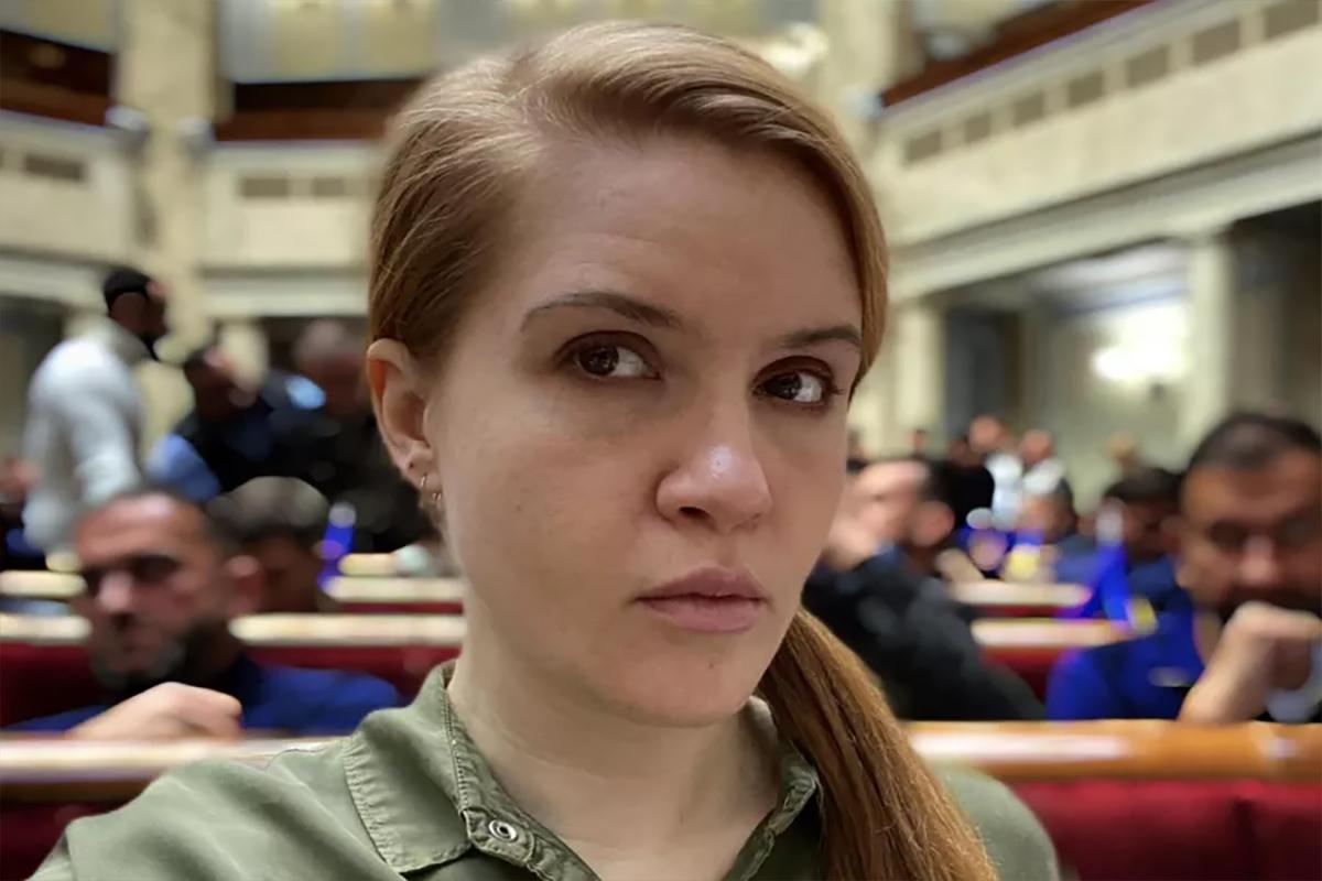 Суд вместо трибунала: депутат Рады, попавшая под статью о госизмене, подала иск на главкома ВСУ Сырского