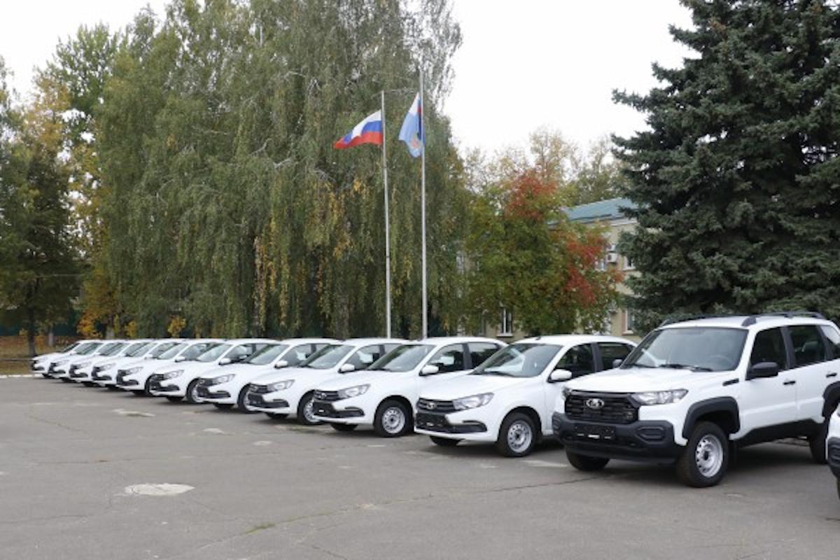 Новые автомобили Lada передали сотрудникам уголовно-исполнительной инспекции Орловской области