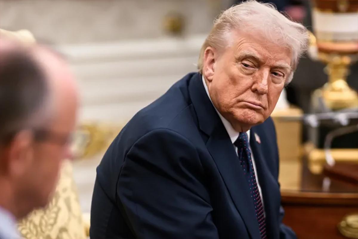 «Да хоть от Зеленского»: Трамп согласился брать оружие у всех, пока Иран точит зуб на Америку