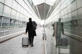 A British tourist accidentally dropped a bag of cocaine in front of customs officials at Phuket airport