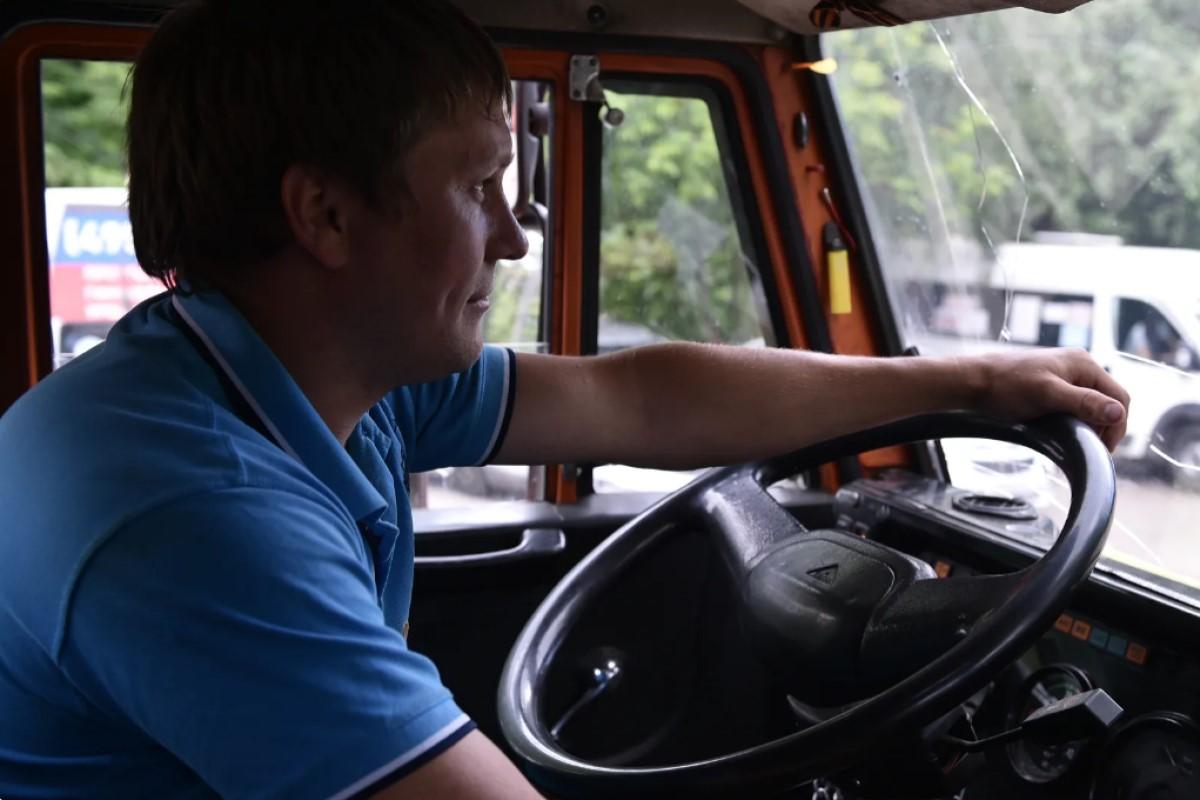 Водители мусоровозов используют специальное приложение во всех регионах РФ