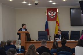 Спикер Воронежской гордумы Андрей Дьяченко принял участие в заседании Молодежного совета