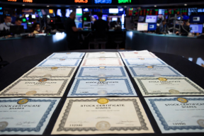 Российские биржи по распоряжению ЦБ начнут маркировать акции компаний со слабым раскрытием финансовой информации