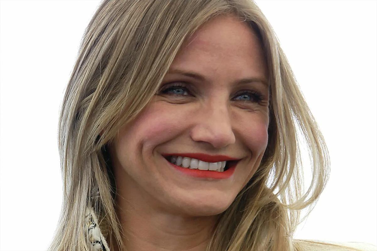 Босиком или бахилы: Кэмерон Диас выдала домашнюю фобию, которая превратит вечеринку в досмотр