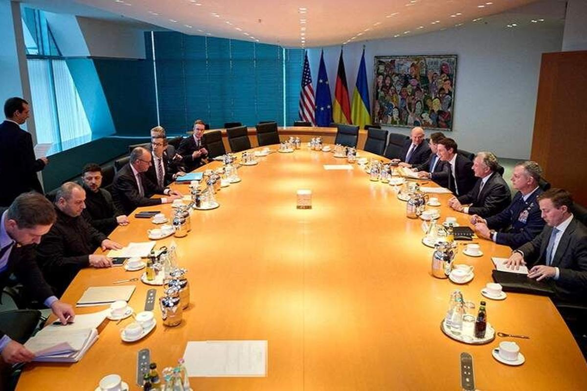 Западные СМИ назвали переговоры Зеленского с делегацией США «сложными»