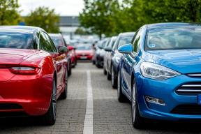 1,5 млн машин за год: сбудется ли оптимистичный прогноз Целикова после апрельского отката