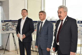 «Мы сохраняем важную страницу истории страны»: Спикер Госсовета Чувашии Леонид Черкесов принял участие в открытии выставки к 80-летию со дня рождения Владимира Жириновского