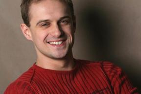 Отец-герой путается в днях рождения детей. Большая семья звезды «Тайн следствия» Алексея Комашко