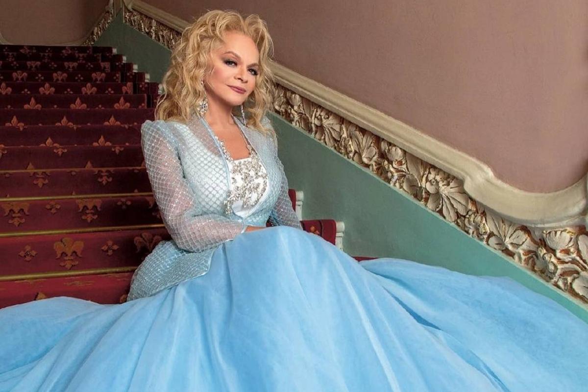 Лариса Долина не явилась на встречу по передаче ключей Полине Лурье