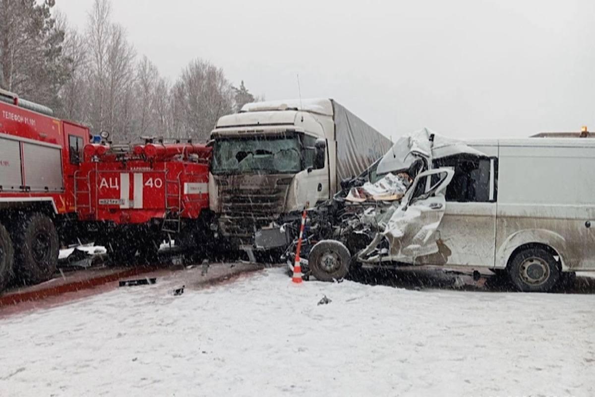 Массовое ДТП на трассе Тюмень - Ханты-Мансийск: один погибший, трое раненых