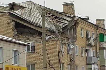 Власти координируют помощь после взрыва газа в многоквартирном доме Петров Вала