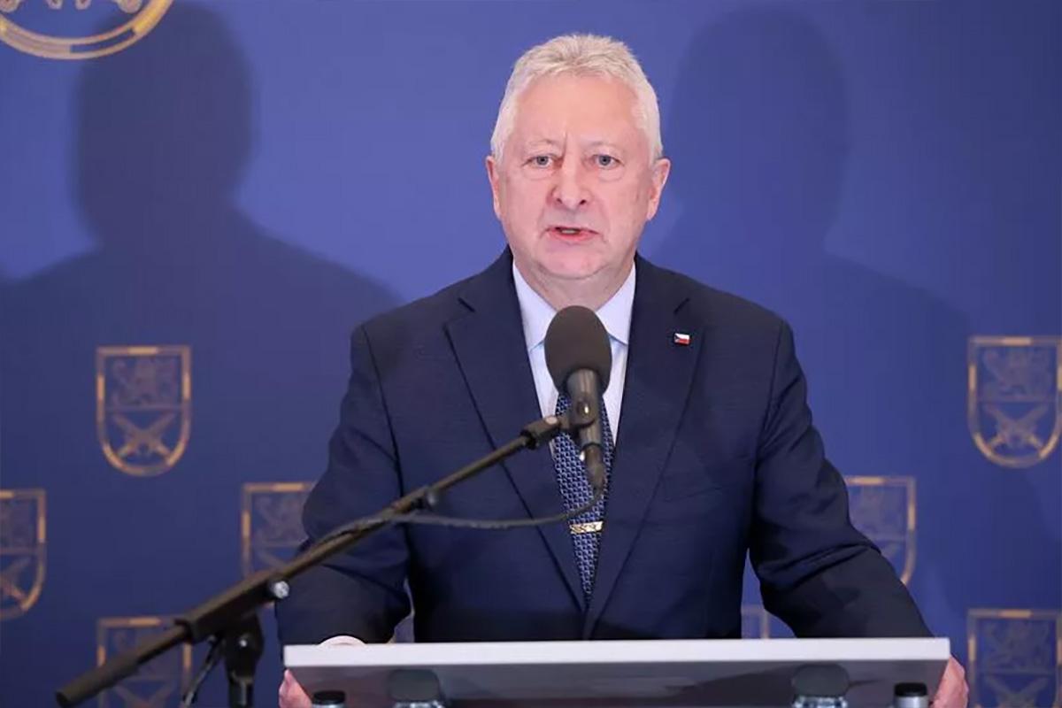 Министра обороны Чехии унизили за слова о помощи Киеву