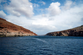 Хуситы пригрозили перекрыть Баб-эль-Мандебский пролив