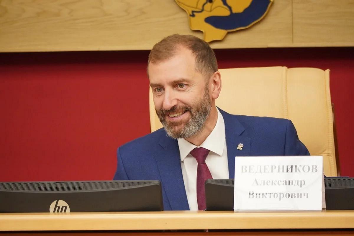 Диспансеризация участников СВО, подготовка учителей, благоустройство и заготовка дикоросов: спикер Заксобрания Иркутской области Александр Ведерников посетил Боханский и Осинский районы