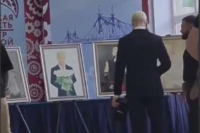 В РПЦ раскритиковали и одобрили поступок Шамана за крестное знамение перед собственным портретом