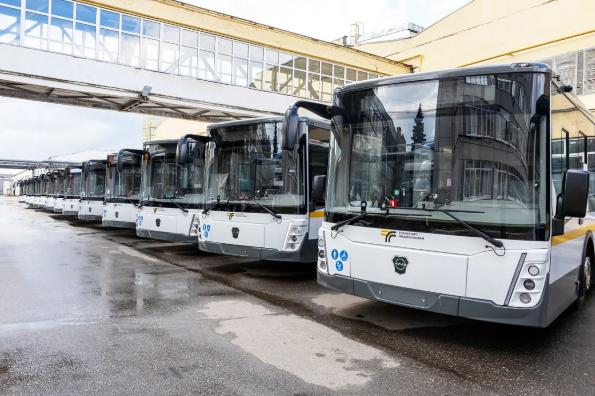 Ликинский автобусный завод направил перевозчику «Мострансавто» первую в 2026 году партию из 15 автобусов ЛиАЗ