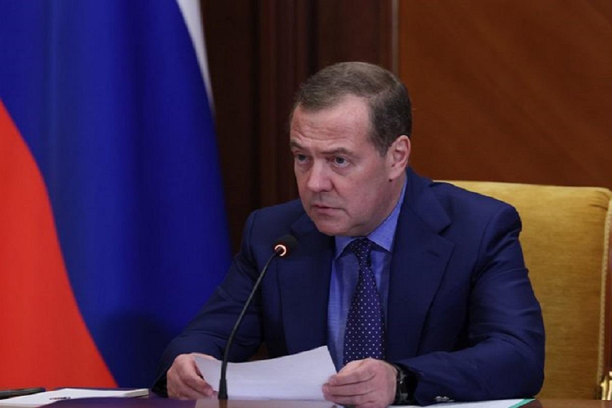 Медведев: Пашинян поставил отношения с Россией под угрозу