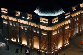 Мэр Руслан Болотов: В Иркутске еще 10 зданий исторического центра украсили архитектурной подсветкой в рамках нацпроекта