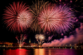 Омичам рассказали, будет ли в этом году новогодний салют