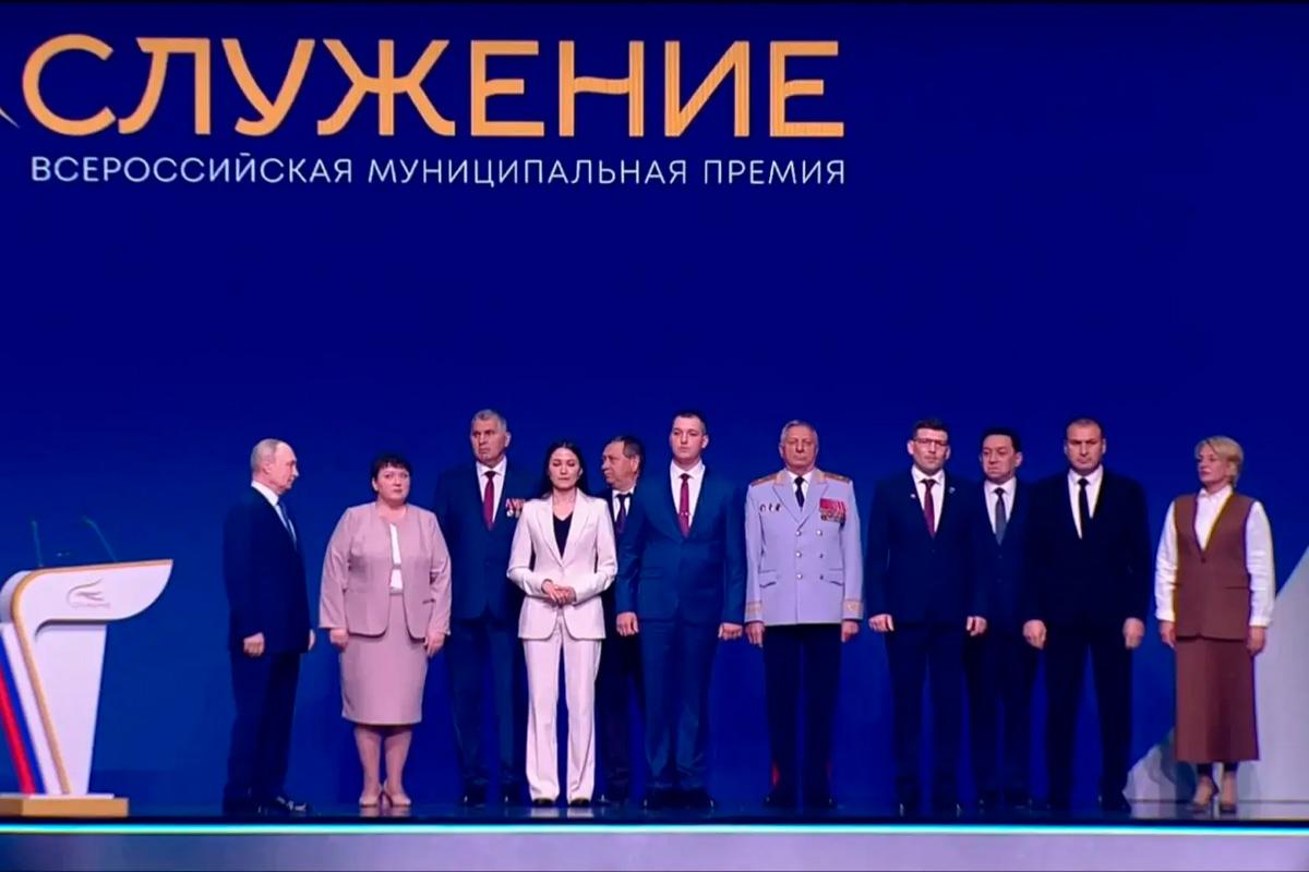 Президент РФ Владимир Путин наградил лауреатов премии «Служение» в номинации «Мужество и героизм на благо служения Родине»