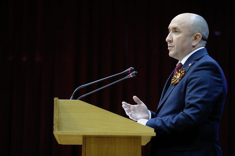 Глава Чебоксар Владимир Доброхотов поздравил Сергея Артамонова с утверждением на пост председателя правительства Чувашии