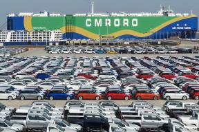 Китай перекрыл главный канал ввоза машин в РФ: сотни авто застряли на границе, цены поползли вверх