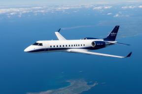 «Летающее ухо» Пентагона на страже: секретный самолет-шпион вторые сутки кружит над Калининградом, скрыв пункт назначения