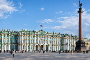 Терминалы, приложения и «третий четверг»: как пройти в музеи Петербурга без очереди
