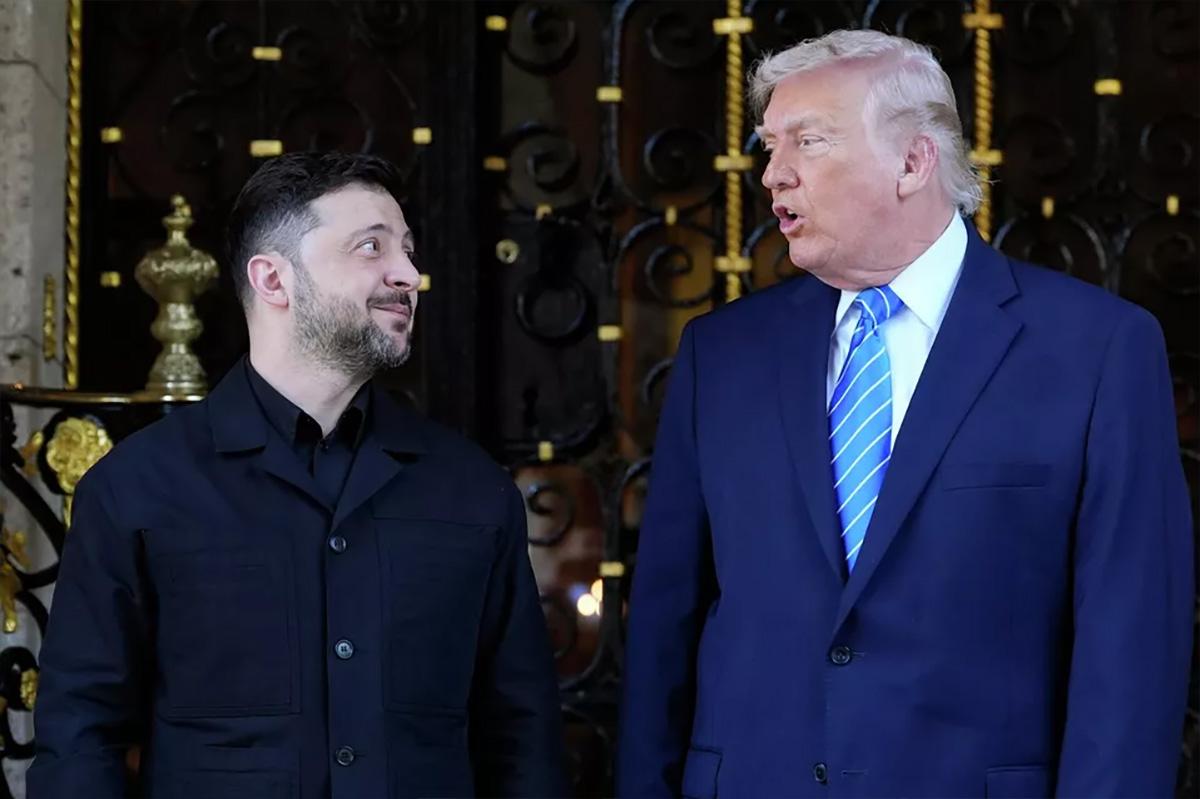 Зеленский перестал улыбаться после вопроса о встрече Трампа с Путиным