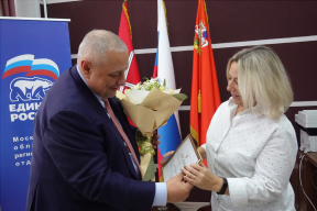 Шесть семей-переселенцев из аварийного жилья в Рузском муниципальном округе получили жилищные сертификаты