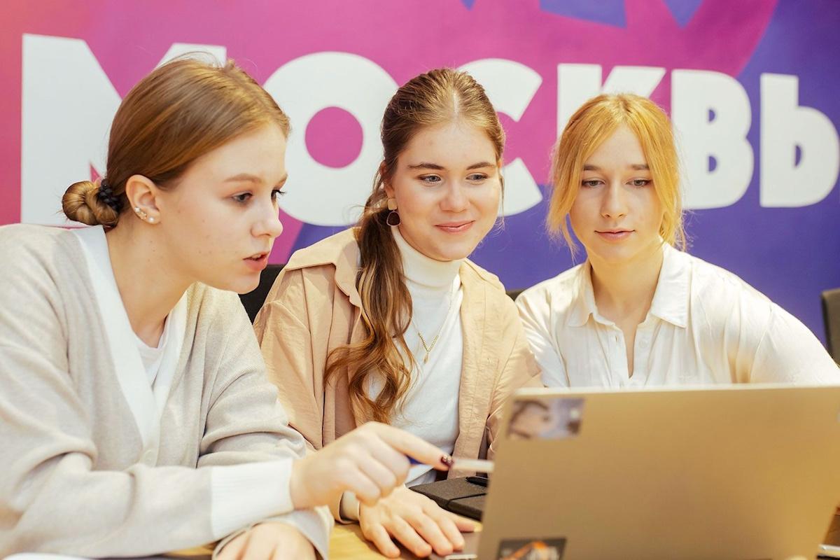 «Лето в новом формате»: 3,8 тысячи московских подростков получили первый профориентационный опыт
