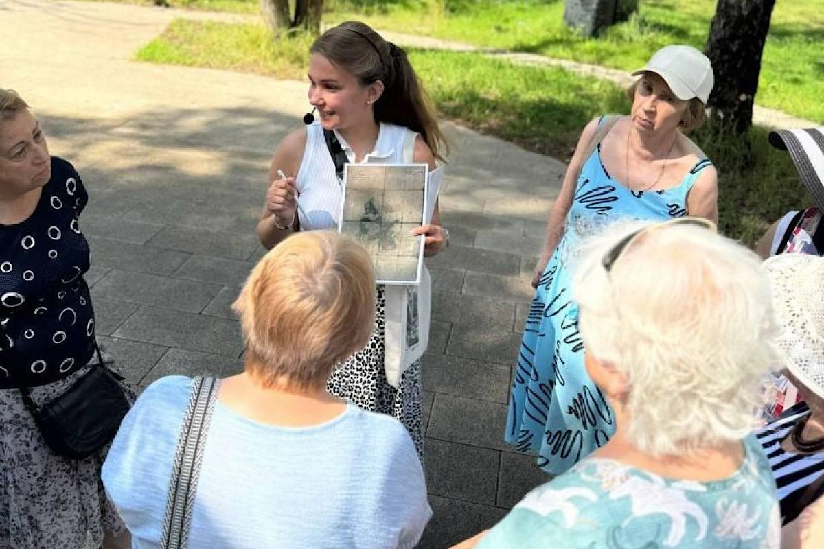 «Назад в прошлое с нейросетью!»: в городском округе Пушкинский гид-краевед оживляет историю с помощью дополненной реальности
