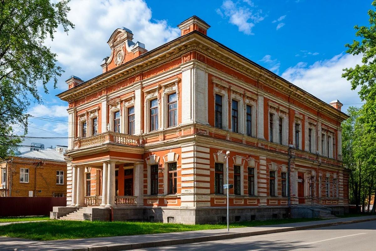 Кровлю краеведческого музея в Новосибирске отремонтируют за 14,5 млн рублей