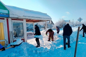 Яркий пример гражданской ответственности: администрация Рассказово поблагодарила «Снежный десант» за расчистку остановок общественного транспорта
