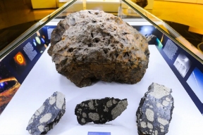 Russian scientists named the cause of dark spots on the Chelyabinsk meteorite