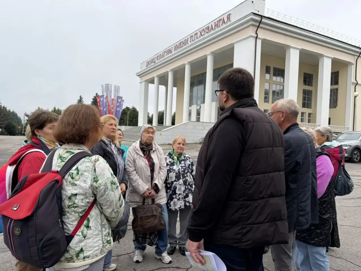 «Все объекты держу на контроле»: Мэр Станислав Трофимов поручил решить вопросы благоустройства и содержания домов в Юго-Западном районе Чебоксар