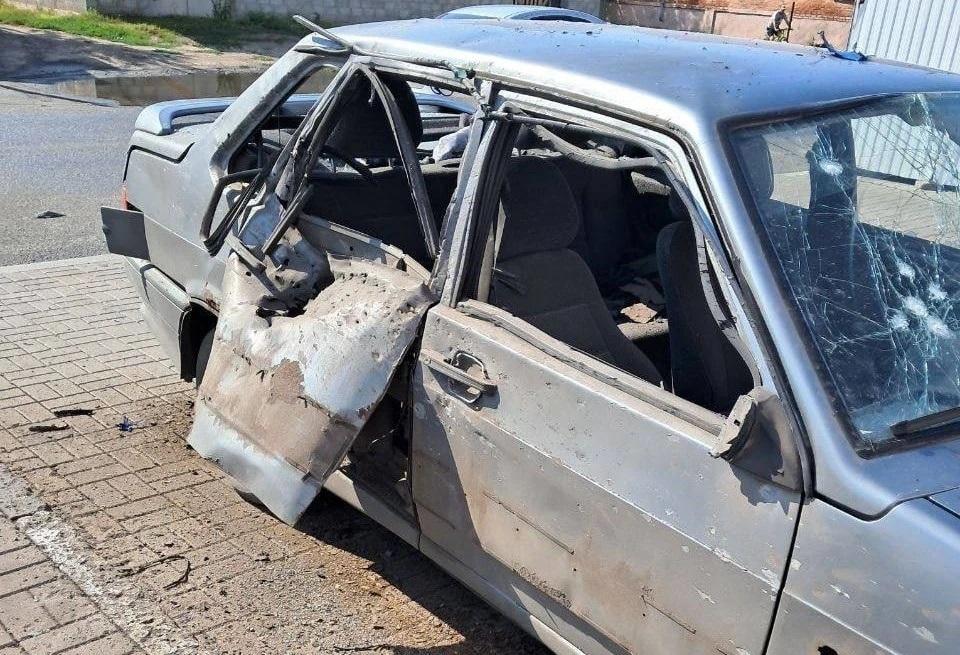 Дроны ВСУ снова атаковали Белгородчину: двое мирных жителей ранены, выбиты окна и разбиты автомобили
