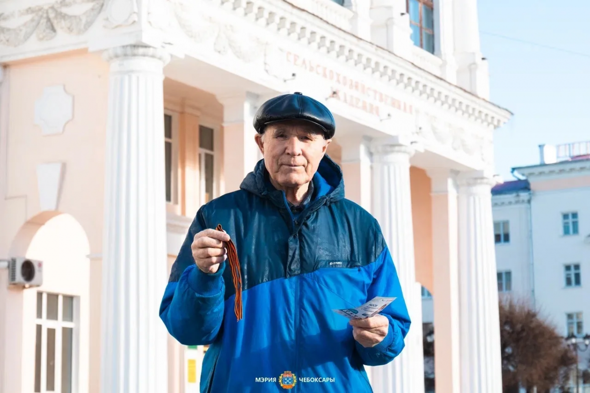 «Этот символ объединяет поколения»: Мэр Чебоксар Станислав Трофимов объявил о старте патриотической акции «Георгиевская ленточка»