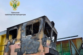 В Екатеринбурге подростки подожгли локомотив
