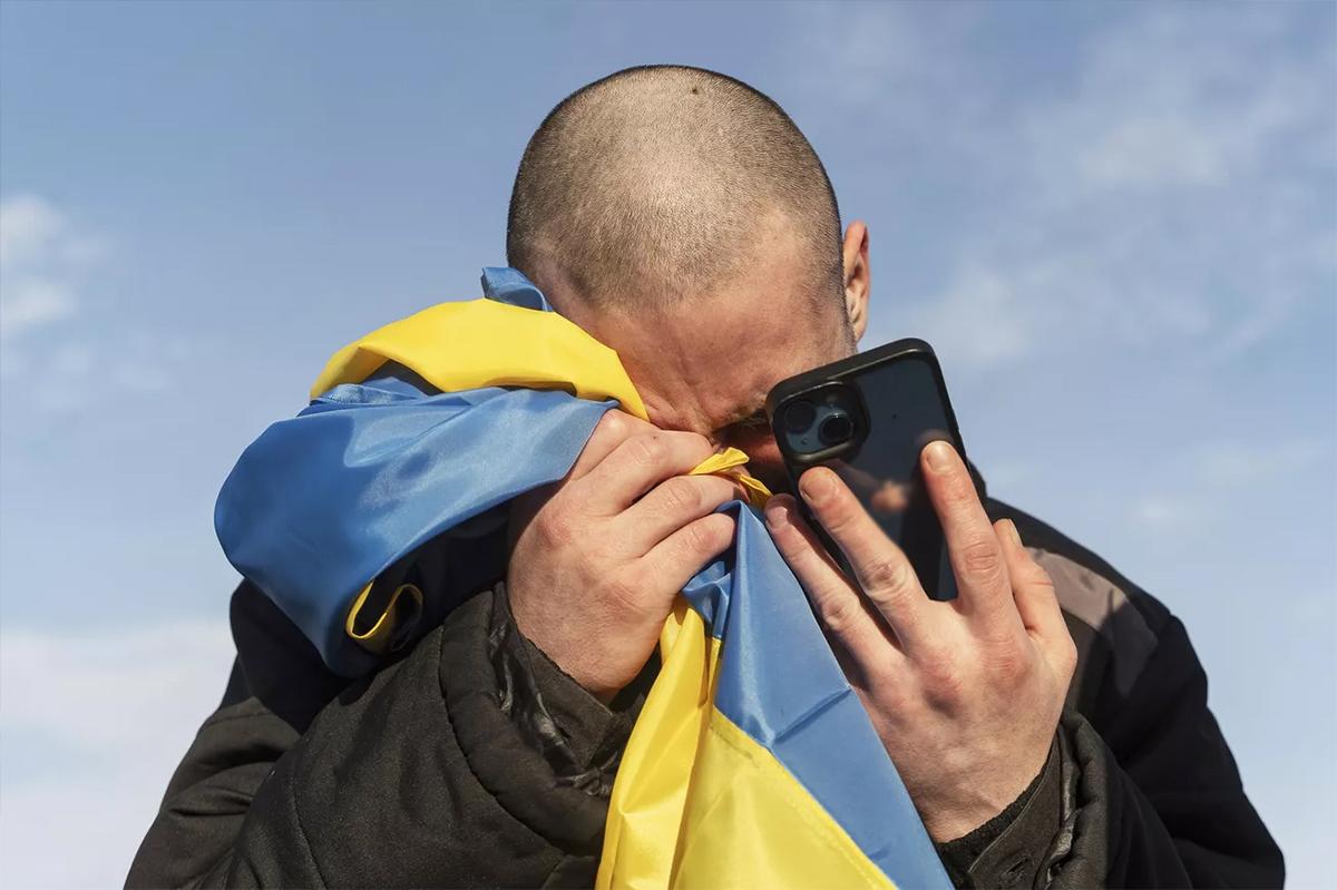 Командование ВСУ угрожает репрессиями родным сдавшихся в плен в Курской области солдат