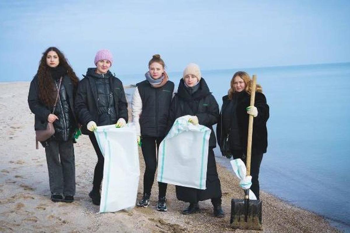 Побережье запорожской области очищено от мазута