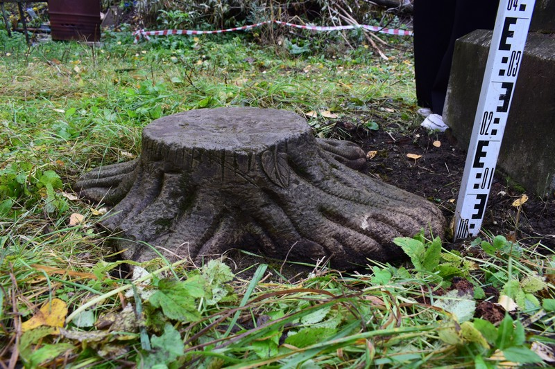 В Кировской области найдены необычные надгробия