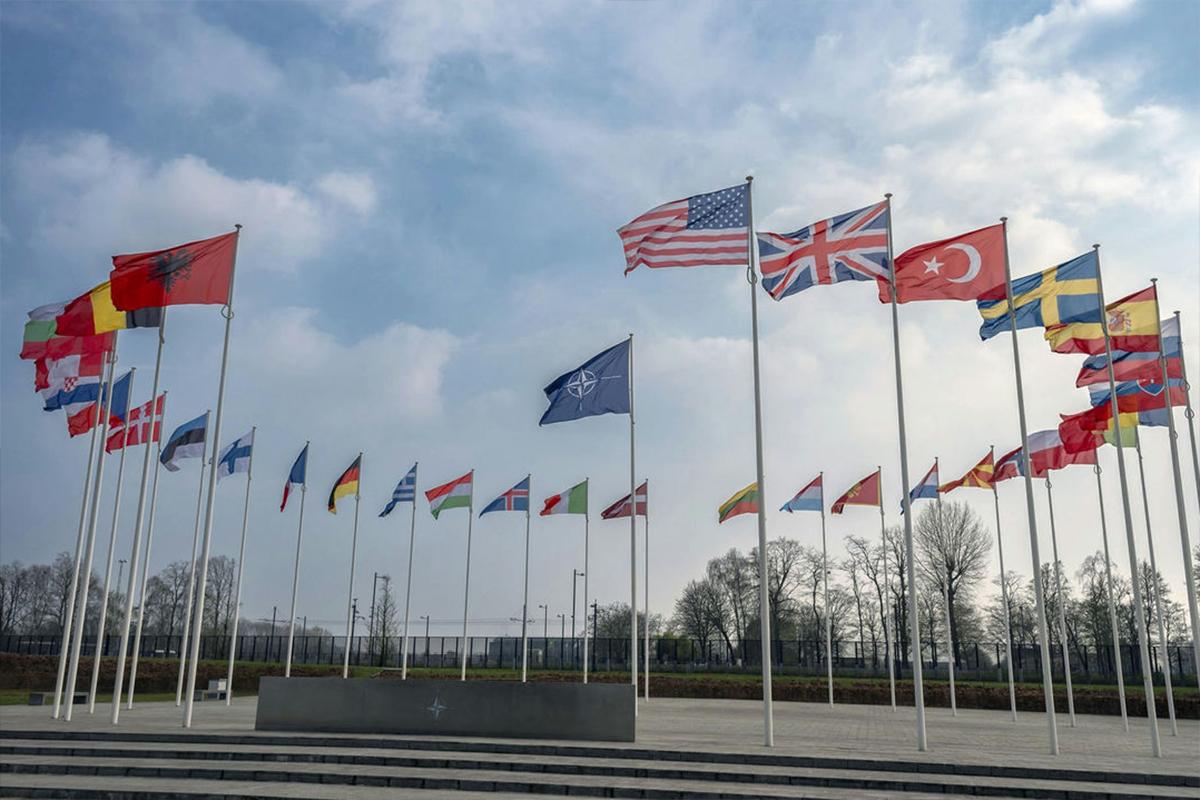 Бывший глава военного комитета НАТО считает, что США не покинут альянс