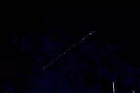 Небесная цепь над Пушкино: жители столичного региона сняли вереницу неизвестных огней в небе