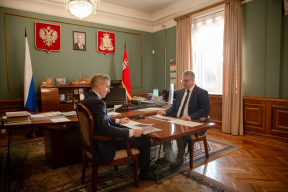 Новая школа и 15 благоустроенных территорий: Мэр Смоленска Александр Новиков отчитался перед губернатором об итогах развития города в 2025 году