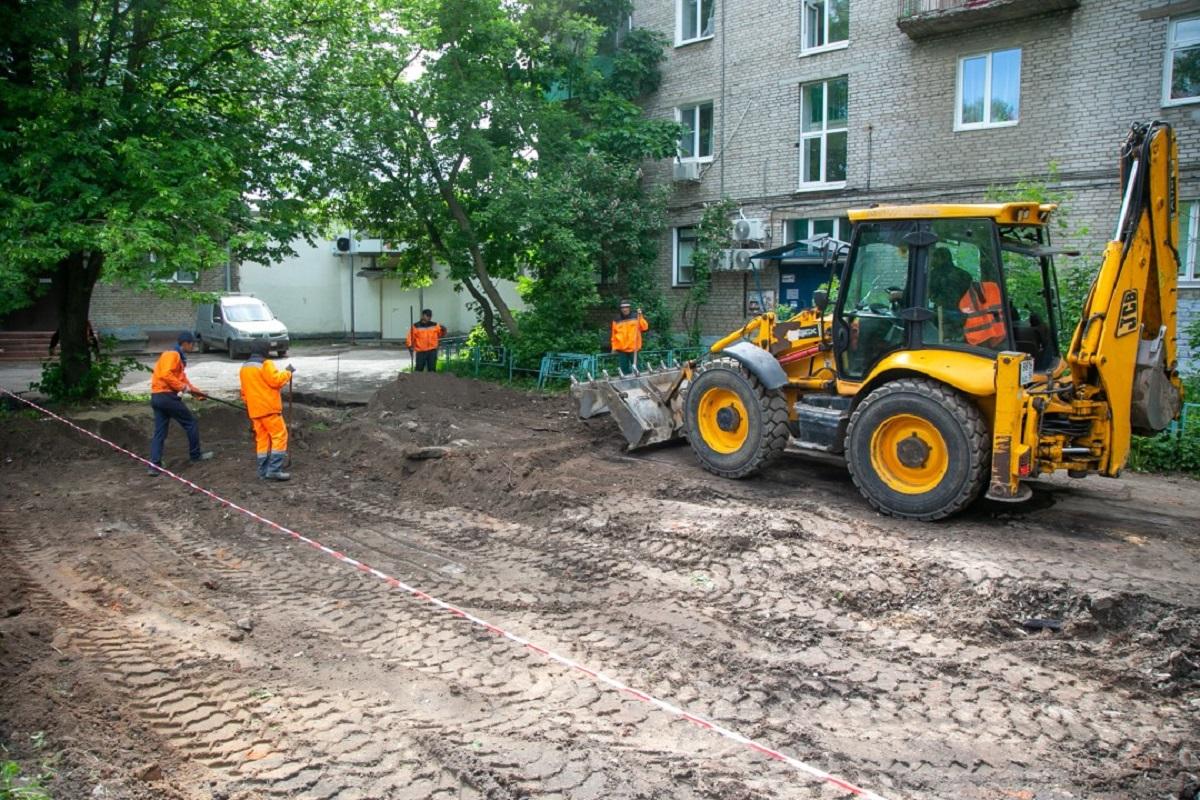Губернатор Андрей Воробьев: в Подмосковье обновят 425 дворов и 1 тыс. пешеходных дорожек